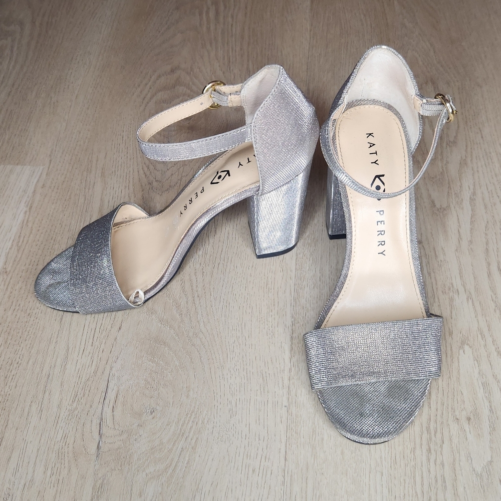 KATY PERRY 7.5 Silver Heels With Buckle Model "THE LIZ" 34KP0373